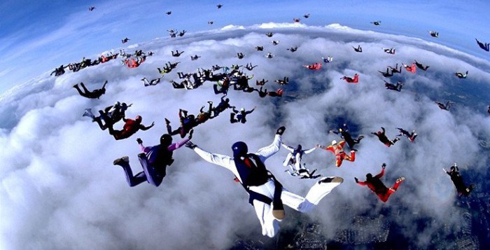 Харьковские парашютисты установили мировой рекорд в США