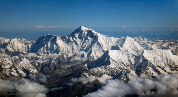 Самая высокая гора на планете стала ниже