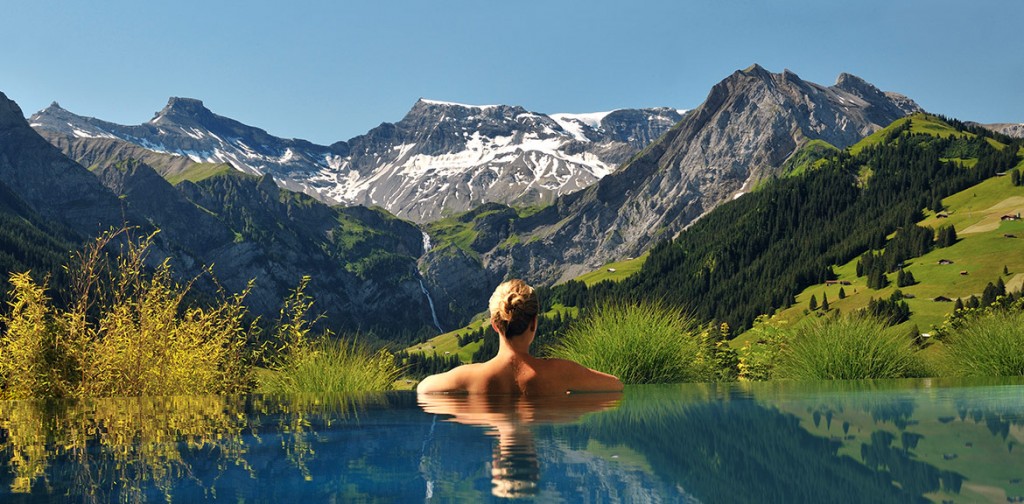 Швейцария. Бассейн в альпийских горах